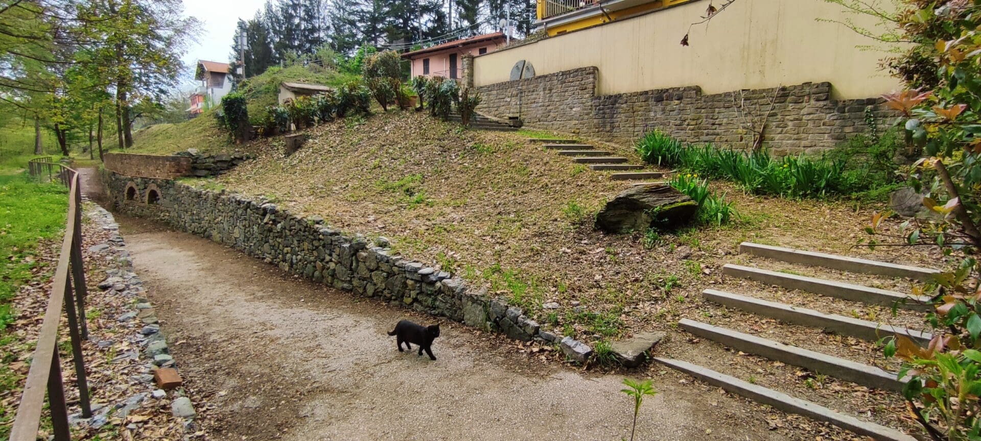 fine lavori de la bealera e la ghiacciaia lungo il sentiero REl 3 del Parco di Piana Crixia